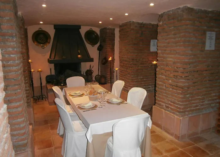 艾尔卡斯特雷洪酒店 3*